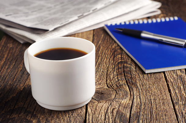Coffee, newspaper and notepad - Photo, Image