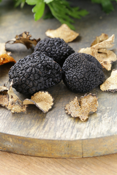 drága, ritka fekete szarvasgomba gomba - ínyenc növényi - Fotó, kép