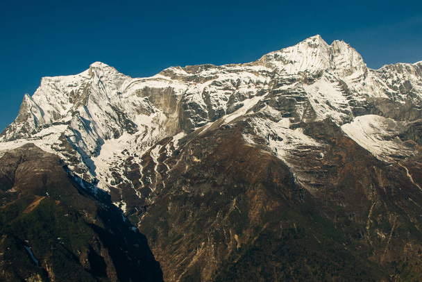 панорамный вид на массив Эверест (включая Нупце и Лхоцзе) и Ама Даблам из Намче-Базара, Гималаи, Непала. Высокое качество фото - Фото, изображение