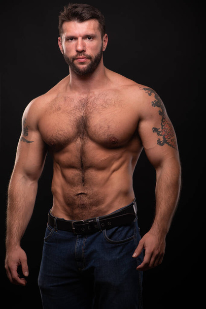 Fitness male model in studio - Fotografie, Obrázek
