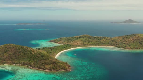 trópusi sziget homokos stranddal, Fülöp-szigetek, Palawan - Felvétel, videó