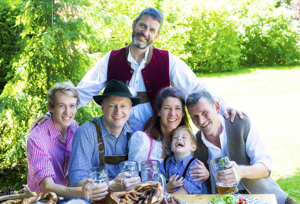 bavarian family in park - Fotografie, Obrázek