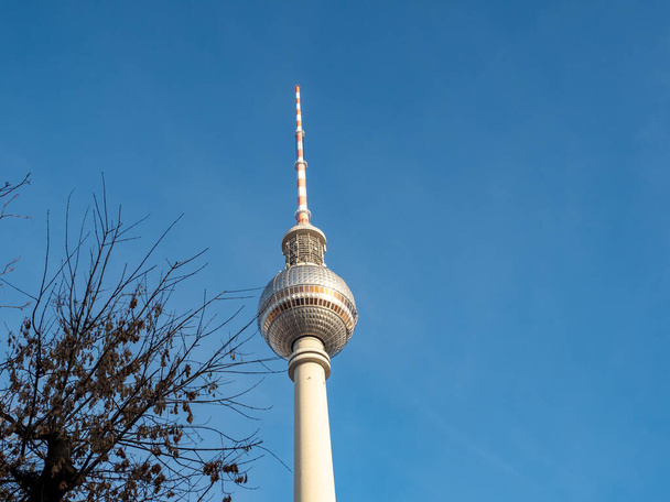 Βερολίνο. Η όμορφη πρωτεύουσα της Γερμανίας. Πύργος τηλεόρασης. Πύργος τηλεόρασης Βερολίνου. - Φωτογραφία, εικόνα