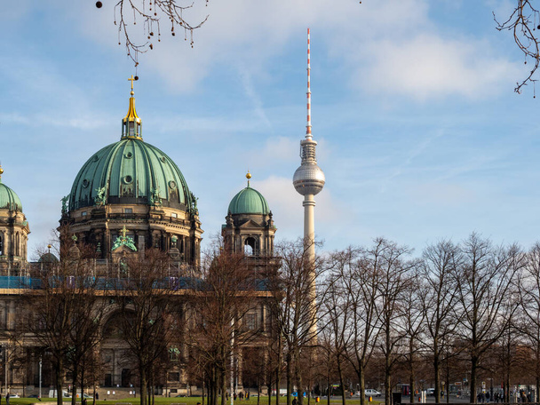 Берлинский собор Берлин столица Германии. - Фото, изображение
