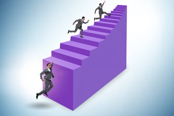 Концепция карьерной лестницы с бизнесменом - Фото, изображение