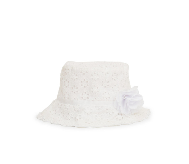 Sombrero blanco sobre fondo blanco
 - Foto, imagen