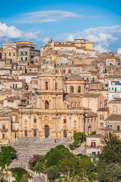 Veduta della Cattedrale di San Giorgio a Modica, Ragusa, Sicilia, Italia, Europa, Patrimonio Mondiale dell'Umanità - Foto, immagini