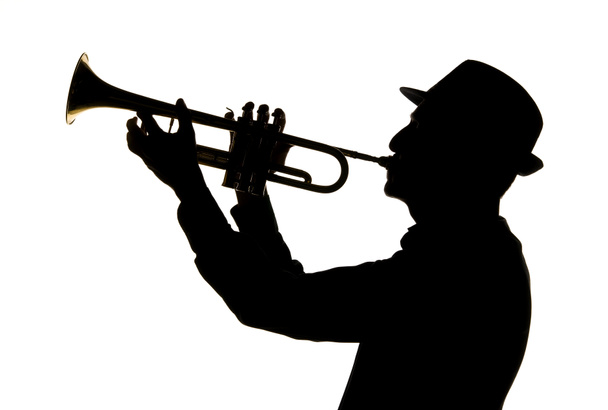 silhoutte trompetista
 - Foto, Imagen