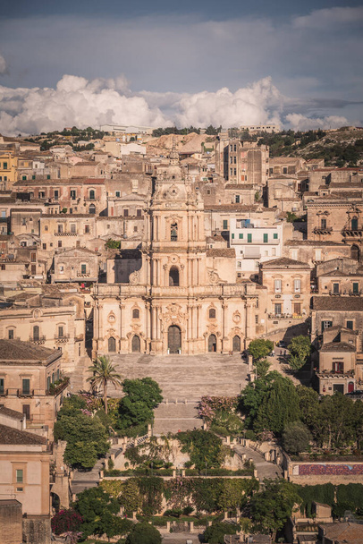 Blick auf die Kathedrale San Giorgio in Modica, Ragusa, Sizilien, Italien, Europa, Weltkulturerbe - Foto, Bild