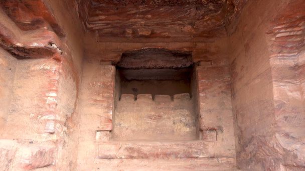 Koninklijke Graven en Straat van de gevels in Petra - Jordanië, World Heritage Site - Foto, afbeelding