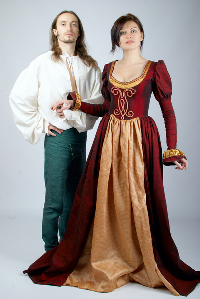 Красива пара середньовічних костюмів
 - Фото, зображення