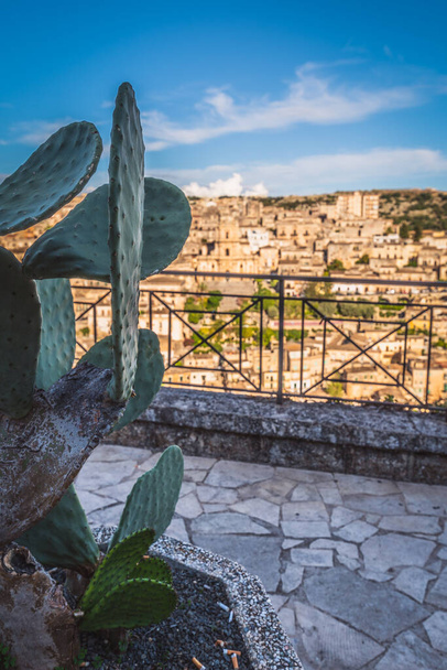 Splendida vista sul centro di Modica dal belvedere, Ragusa, Sicilia, Italia, Europa, Patrimonio dell'Umanità - Foto, immagini