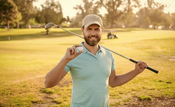professional sport outdoor. showing ball. male golf player on professional golf course. - Foto, Imagem