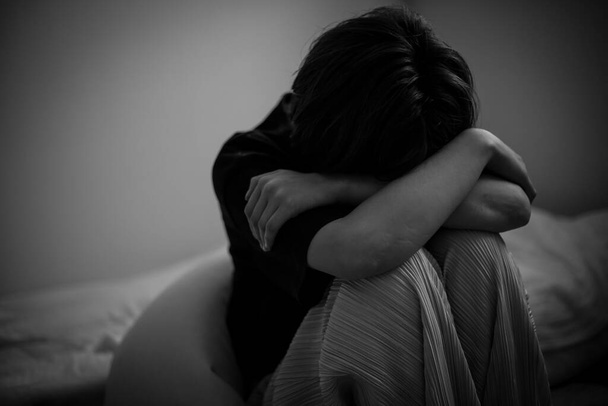 muotokuva masentunut nainen itkee - Valokuva, kuva