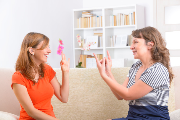 neslyšící žena učení znakové řeči - Fotografie, Obrázek