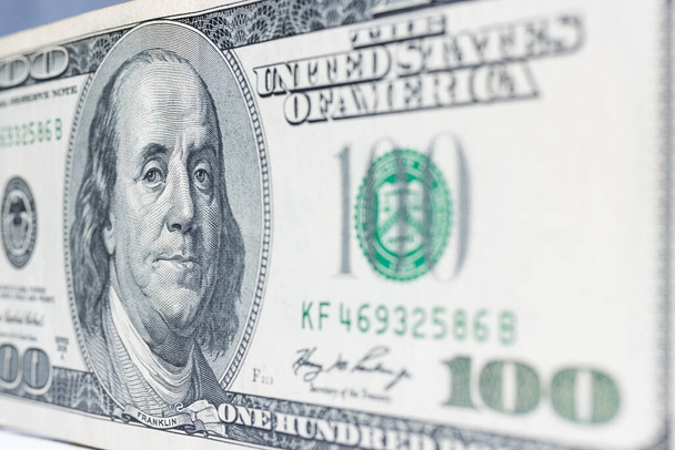 Americké peníze, zblízka 100 dolarové bankovky. - Fotografie, Obrázek