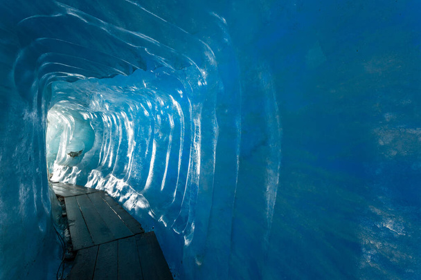 Vista interna del ghiacciaio del Rodano in Svizzera - Foto, immagini