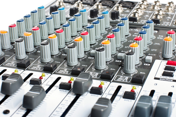 Audiomischpult im Studio - Foto, Bild
