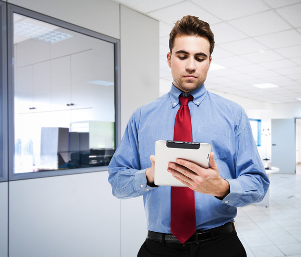 Businessman using digital tablet - Fotografie, Obrázek