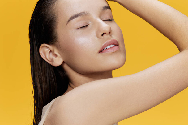 schön Frau saubere Haut Gesundheit attraktiv aussehen Kosmetologie isoliert Hintergrund - Foto, Bild