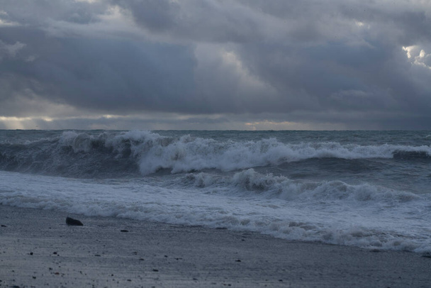 Чорне море і Батумі взимку - Фото, зображення