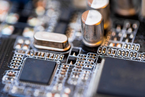 Placa base de PC con chips, transistores y microprocesadores - Foto, Imagen