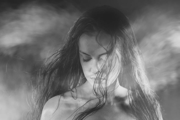 Muotokuva kaunis nuori nainen, Surrealistinen sumea muotokuva - Valokuva, kuva