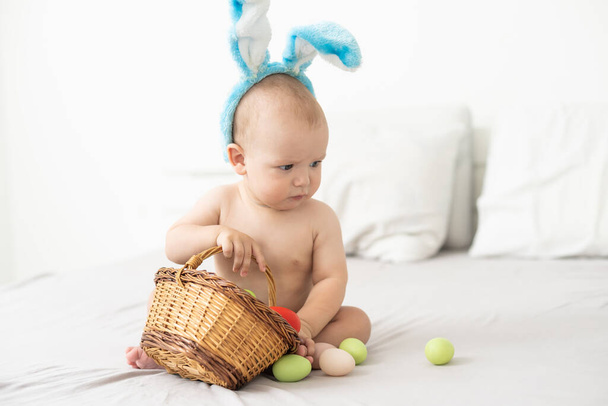 可愛い子ウサギの耳イースター - 写真・画像