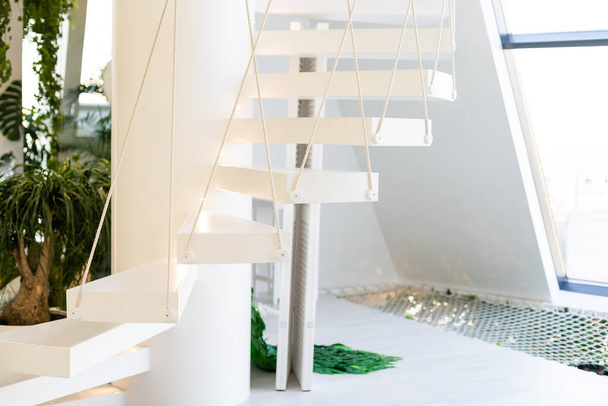 architecture fond escalier en colimaçon en bois - Photo, image