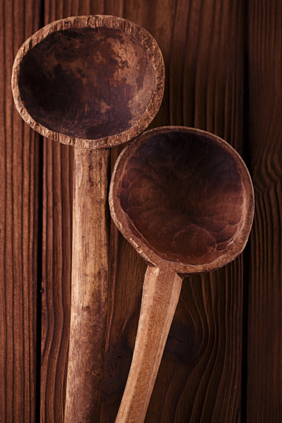Деревянные ложки в деревенском стиле
 - Фото, изображение