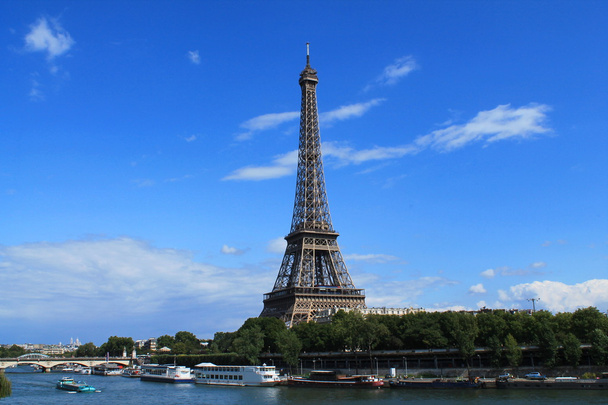 The Eiffel tower in Paris, France - Φωτογραφία, εικόνα