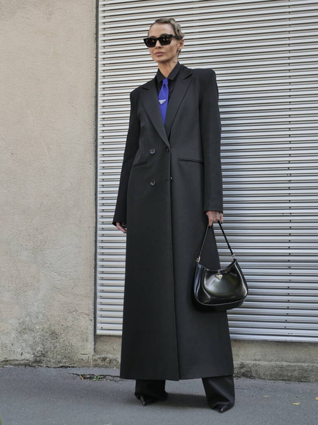 Yulia Wave street style outfit before Prada fashion show during Milano fashion week 2021/2022 - Valokuva, kuva