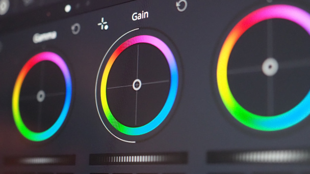 Wykres klasyfikacji kolorów lub wskaźnik korekcji koloru RGB na monitorze w procesie poprodukcyjnym. Etap telecine w produkcji wideo lub filmowej. dla kolorowych edytować lub dostosować kolor na filmie cyfrowym. - Zdjęcie, obraz