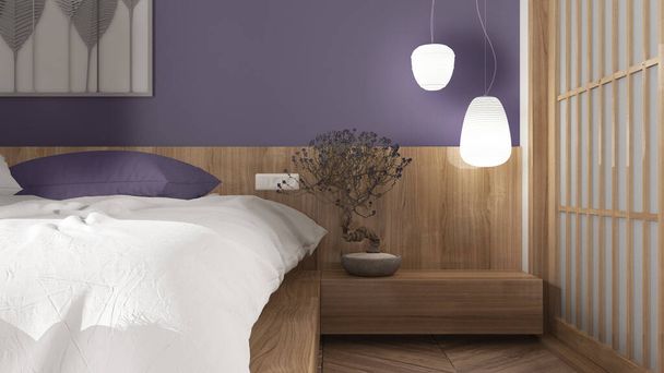 Minimalistische slaapkamer in Japanse stijl in witte en lila tinten, parketvloer, dubbel houten bed met kussens en dekbed, bloeiende bonsai, close-up, lampen, modern interieur - Foto, afbeelding