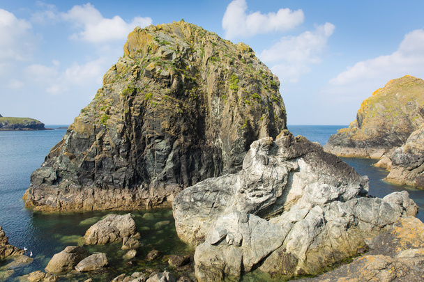 Näkymä sataman muuri Mullion Cornwall UK sijaitsee Mounts Bay lähellä Helston Cornish alueella Erinomainen Natural Beauty
 - Valokuva, kuva