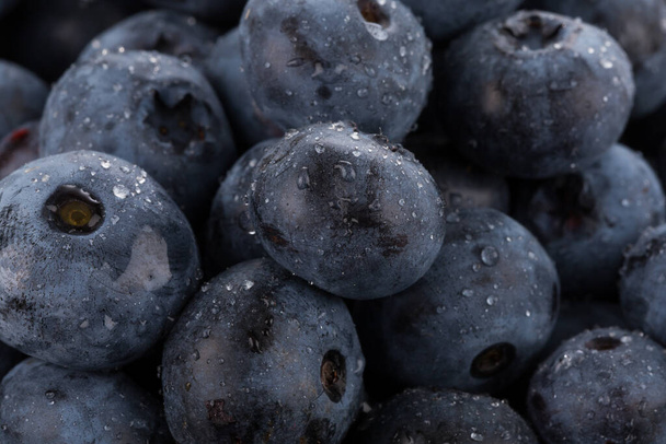 Fresh blueberries with water drops - close up background - Foto, Bild