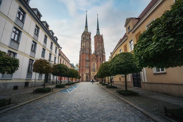Catedral de San Juan Bautista en la Isla Catedral (Ostrow Tumski) - Wroclaw, Polonia - Foto, Imagen