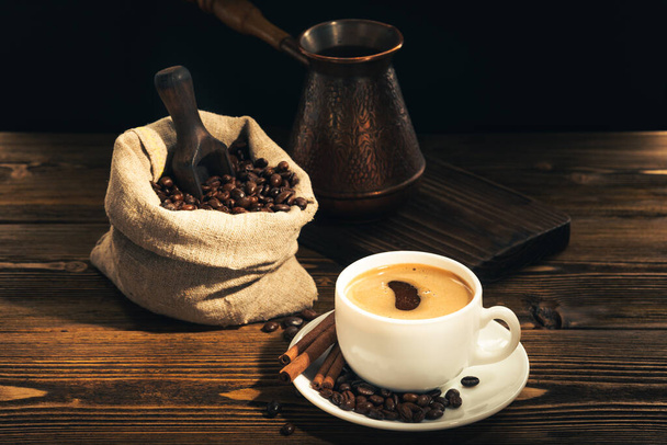 coffe beans on dark background - Foto, Imagen