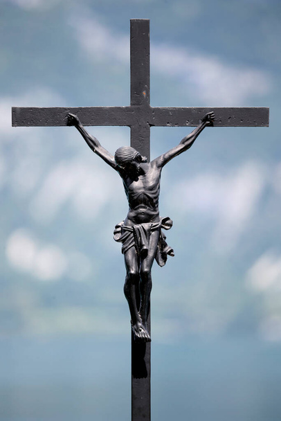 Abadia de Hautecombe. Crucifixo. Igreja Católica. França.  - Foto, Imagem