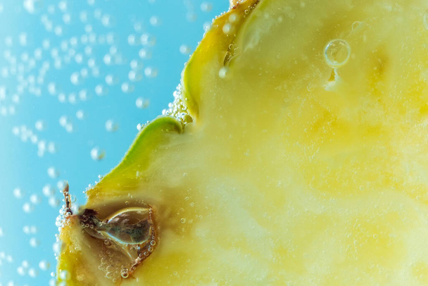 Ananas Exotické ovoce zblízka. Zdravý životní styl jídla. Vegetariánský a veganský koncept. Selektivní zaměření - Fotografie, Obrázek
