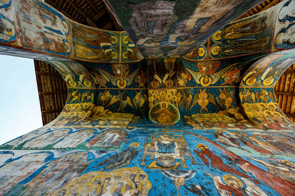 Монастир Гумора в Румунії - Фото, зображення