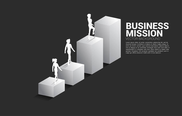 ビジネスマンやビジネスマンのシルエットが成長グラフを歩いています。キャリアやビジネスを始める準備ができている人の概念 - ベクター画像