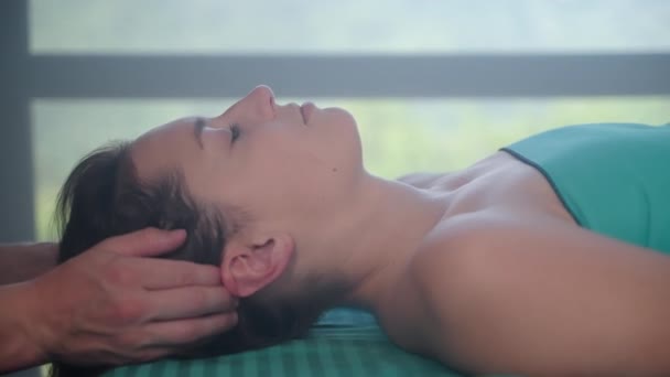 curing of headache in manual therapy clinic - Záběry, video