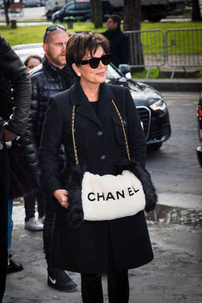 Kris Jenner, Kim, Kourtney, Chloe, Rob,                                                    Kardashian, Kylie, Kendall Jenner mother attends Chanel at the Paris Fashion Week Womenswear Fall/Winter 2016/2017 on March 8, 2016 in Paris, France - Fotoğraf, Görsel