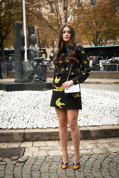 Millie Brady, English actress and model  arrives at the Miu Miu show as part of the Paris Fashion Week Womenswear Spring/Summer 2016 on October 7, 2015 in Paris, France. - Foto, afbeelding