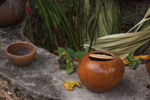 Materiały do produkcji jipijapa lub słomkowych kapeluszy, typowe dla Campeche, w mieście Becal, są one wykonane ręcznie - Zdjęcie, obraz