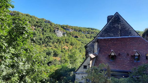 Rocamadour történelmi óváros Franciaország falu hegyi szikla Lot - Fotó, kép