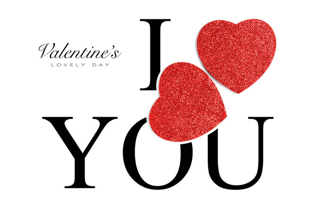 I Love You Valentines kaart of poster ontwerp met romantische rode harten en tekst geïsoleerd op wit voor een Geliefde - Foto, afbeelding