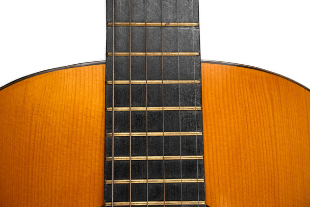 Guitarras acústicas isoladas em fundo branco. Instrumento musical. - Foto, Imagem