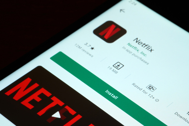 Netflix je globální poskytovatel streamovacích filmů a televizních seriálů. Logo Netflix na obrazovce notebooku. Netflix je přední mezinárodní služba předplatného. 2021.11.30 Ukrajina, Dněpropetrovsk.  - Fotografie, Obrázek